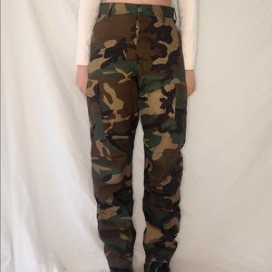 High waisted green cargo pant